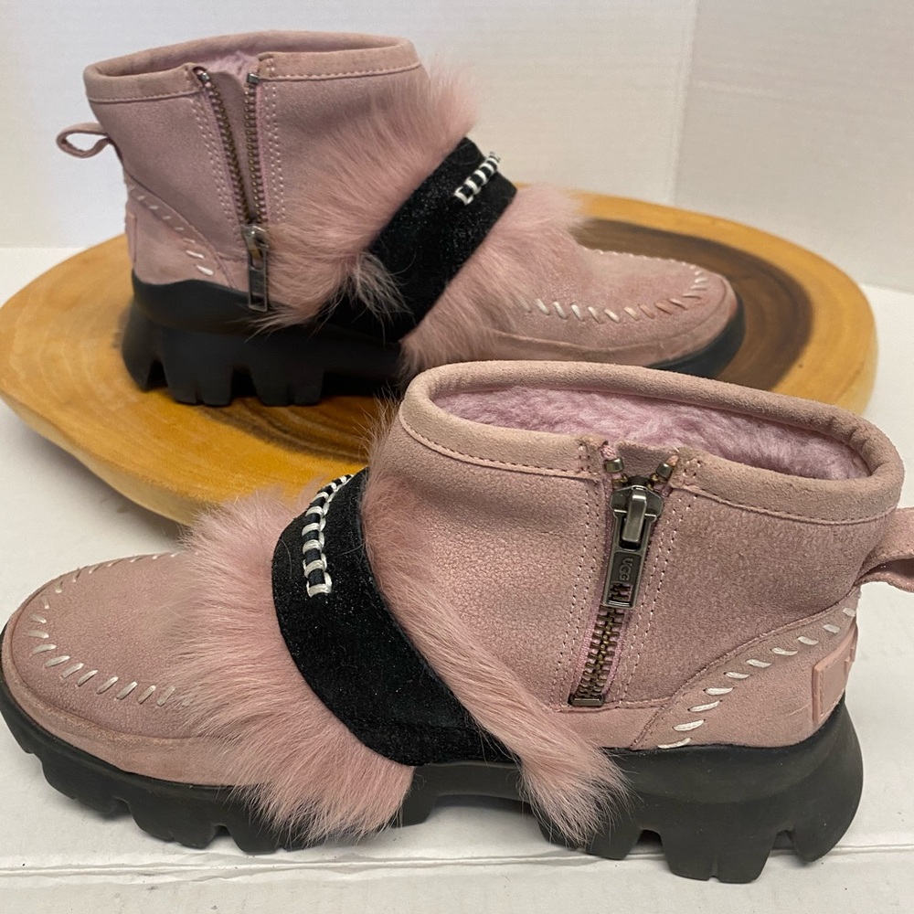 UGG Pink Fur ankle Boots Youth Sz:4 Women’s sz:6 - Picture 5 of 7